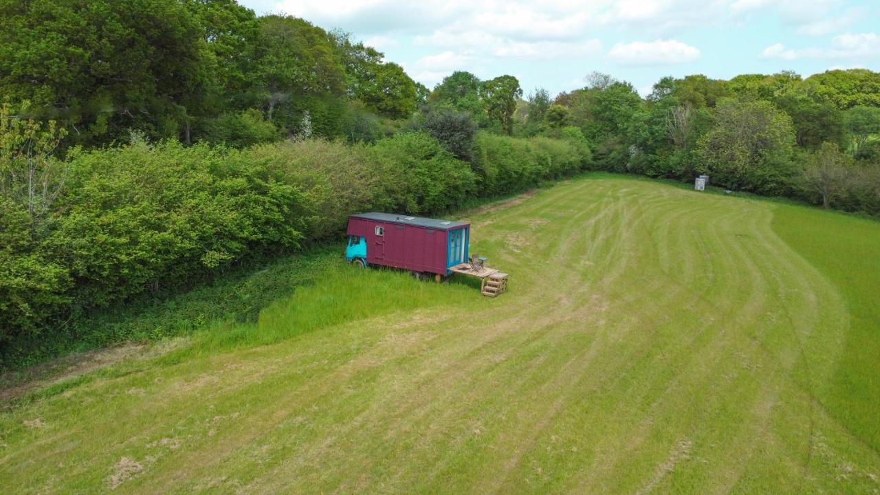 Quirky Vintage Horsebox Conversion With Stunning Views Of Ardingly Reservoir Balcombe Exteriör bild