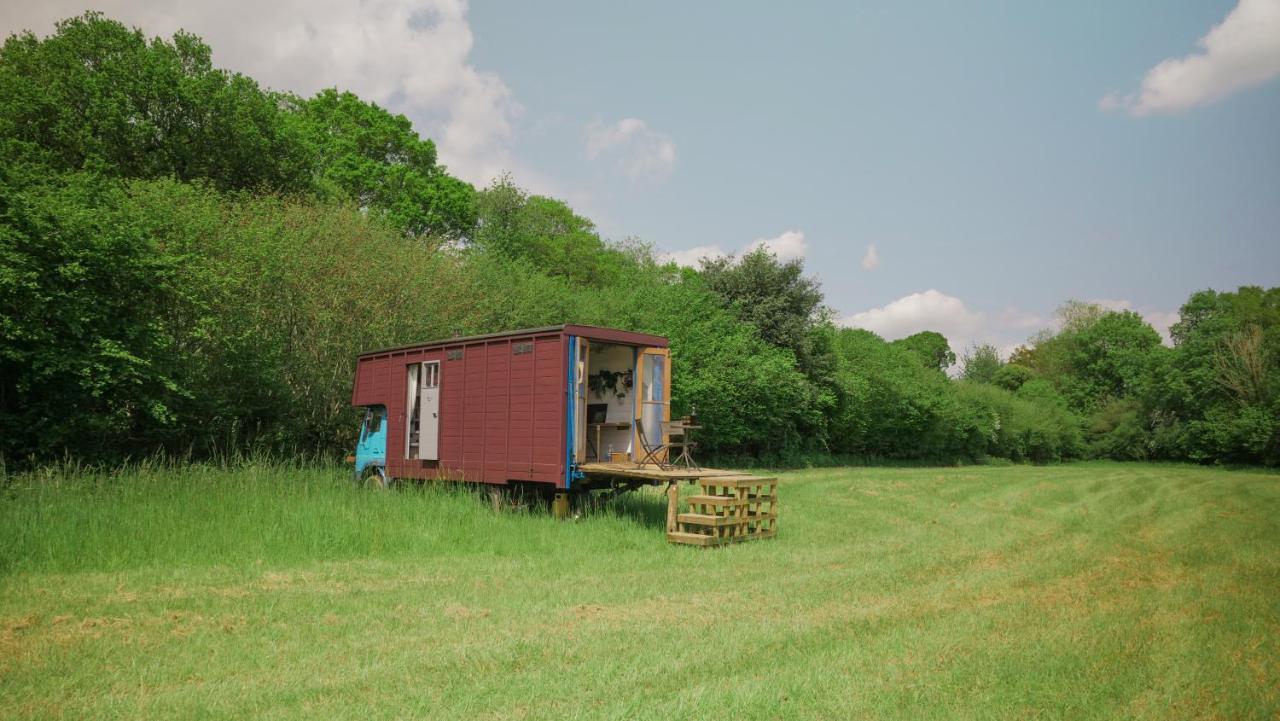 Quirky Vintage Horsebox Conversion With Stunning Views Of Ardingly Reservoir Balcombe Exteriör bild