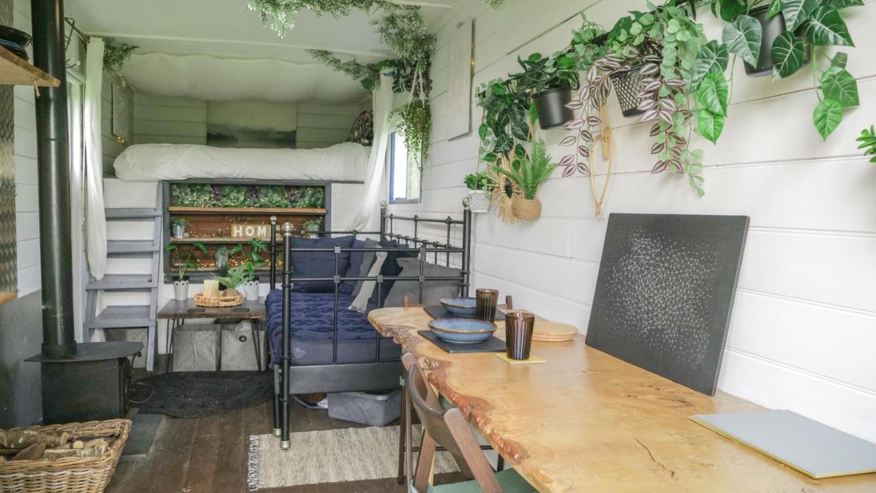 Quirky Vintage Horsebox Conversion With Stunning Views Of Ardingly Reservoir Balcombe Exteriör bild